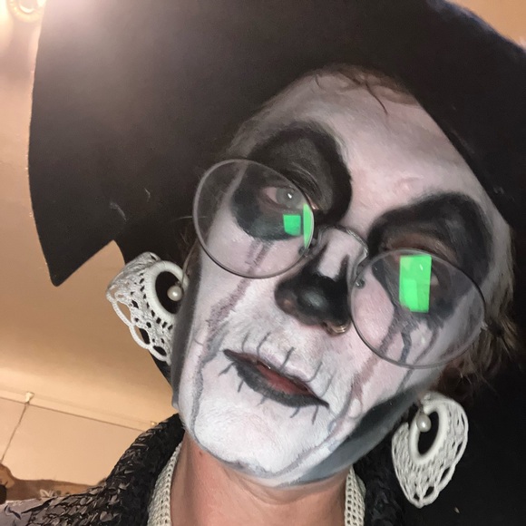 Meet your Posher, Kate - Picture 2 of 11